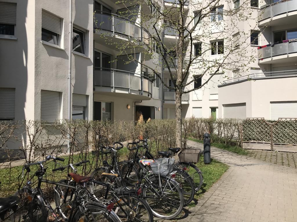 Апартаменты Kn Kahtan Boarding House Мюнхен Экстерьер фото