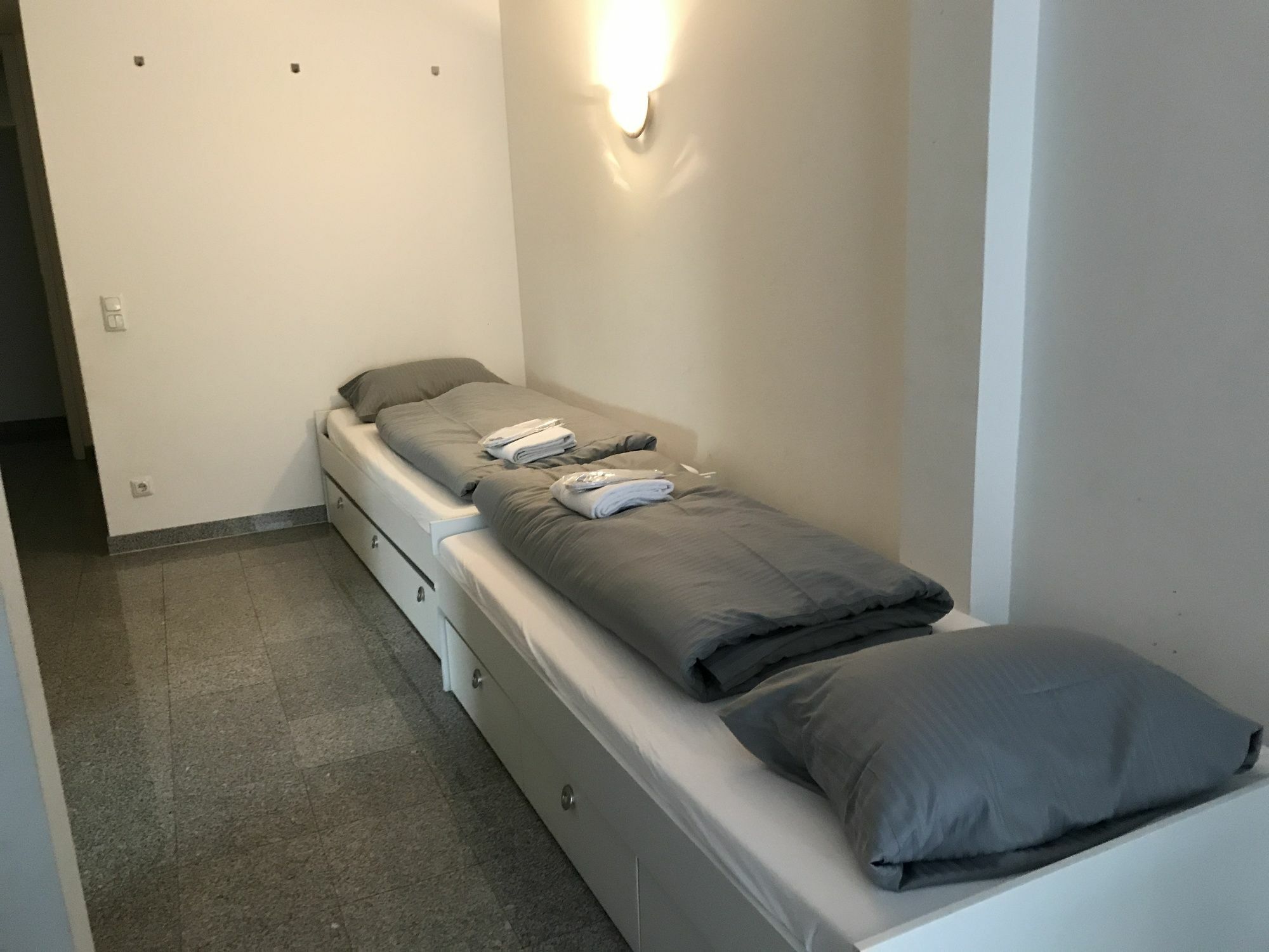 Апартаменты Kn Kahtan Boarding House Мюнхен Экстерьер фото