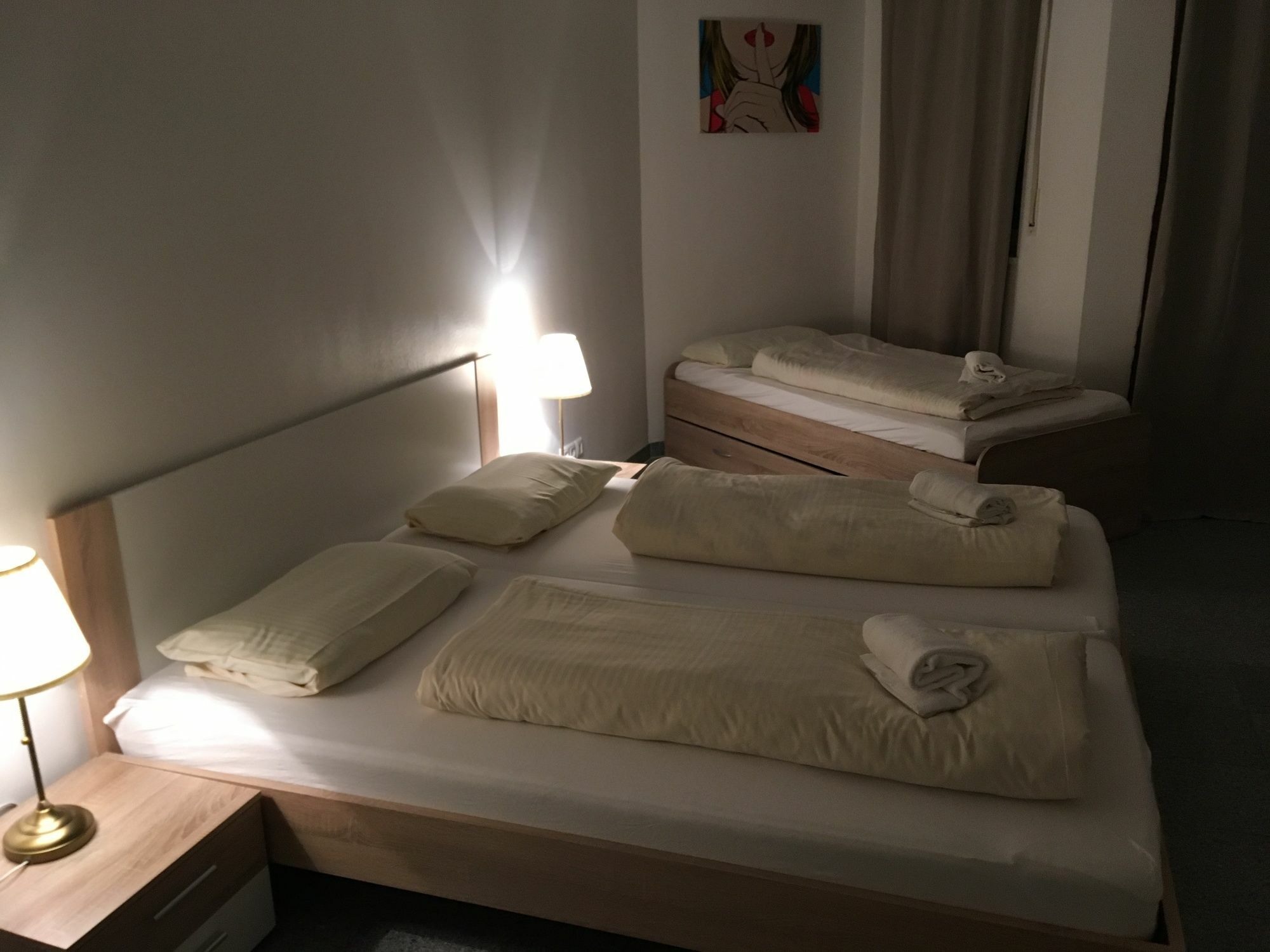 Апартаменты Kn Kahtan Boarding House Мюнхен Экстерьер фото