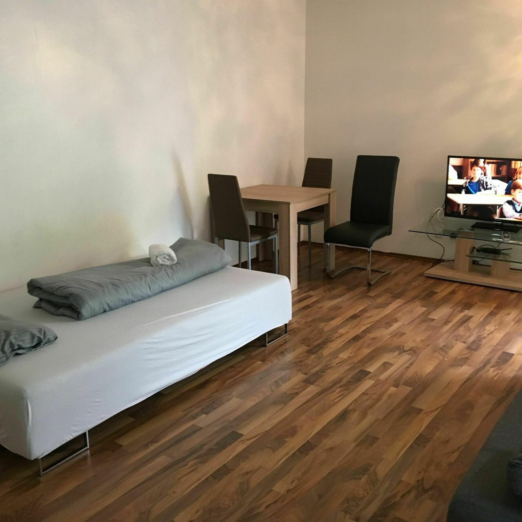 Апартаменты Kn Kahtan Boarding House Мюнхен Экстерьер фото