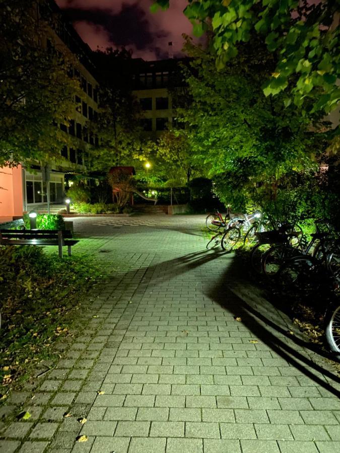 Апартаменты Kn Kahtan Boarding House Мюнхен Экстерьер фото